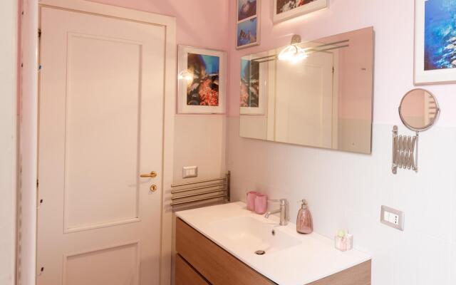 Duomo 77 in Napoli with 2 bedrooms and 2 bathrooms