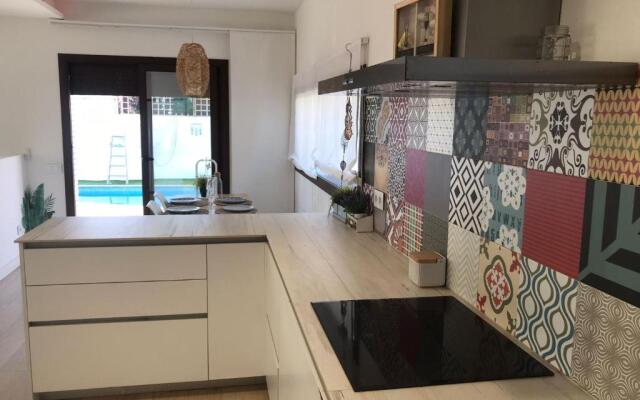 R127 Moderna villa cerca del mar