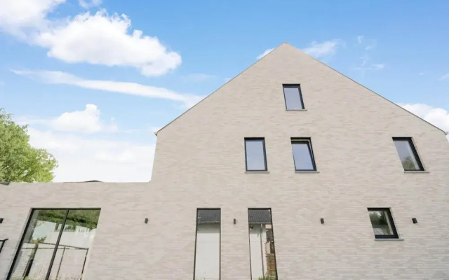 Modern Holiday Home in Ronse With Garden