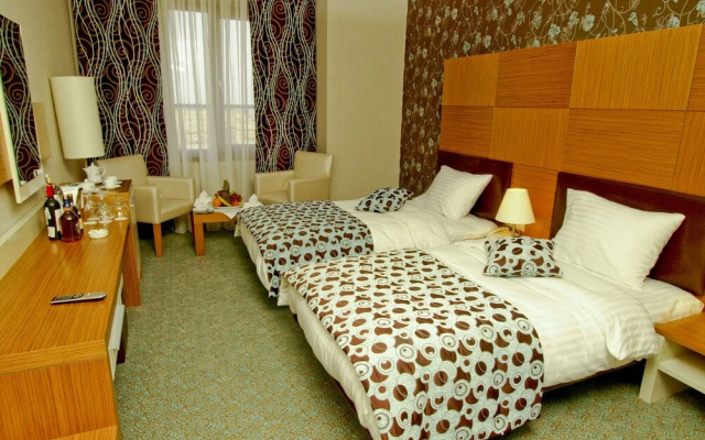 Grand Nur Plaza Hotel