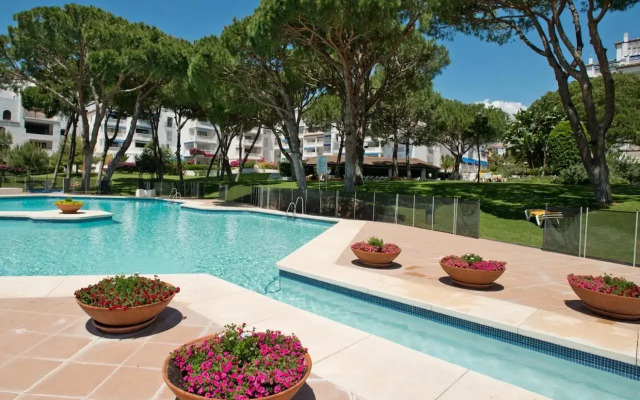 Playas Del Duque Apartment