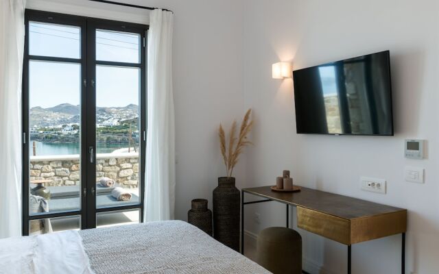 Bonzoe Suites & Villas