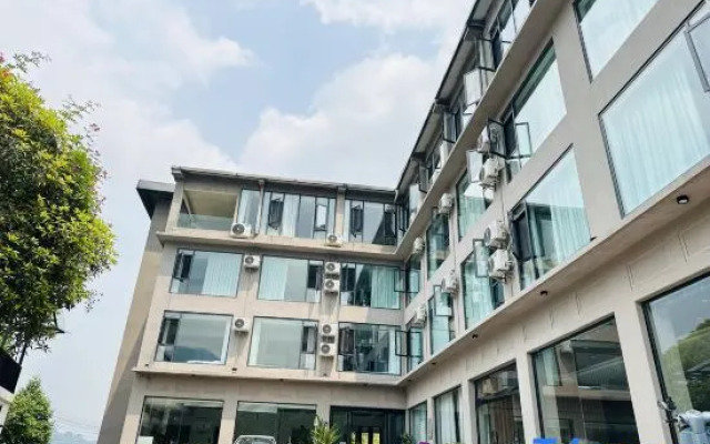 Bifeng gorge Linshan Tingyu Hotel