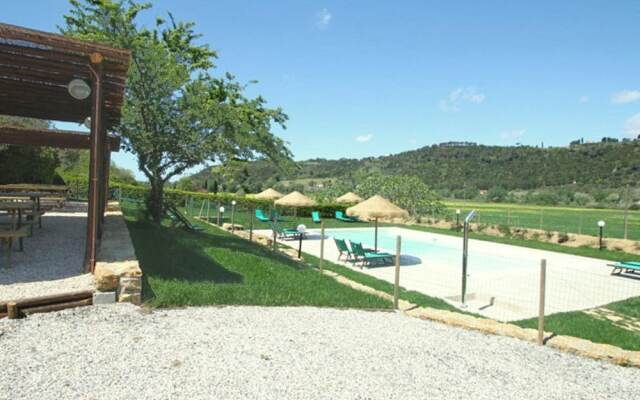 Belvilla by OYO Tuscan Farmhouse With Private Pool