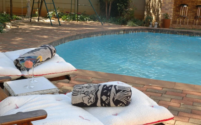 Linga Longa Guest House