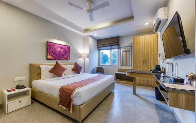ROSASTAYS Gurugram Sec 31