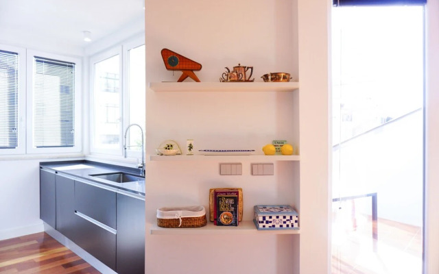 Gulbenkian Terrace Bright Luxury Apt