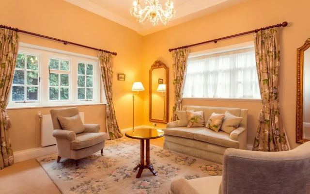 Rushton Hall Hotel & SPA
