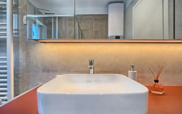 Apartment Aniva - 50 m From the sea