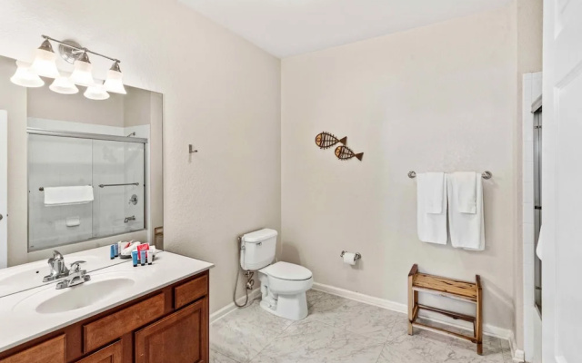 First Floor Vista Cay Condo W/free Resort Access!