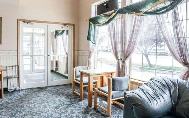 Rodeway Inn and Suites Spokane