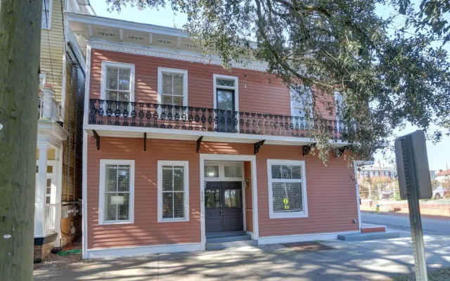 Gallery Stays - Parkside Manor