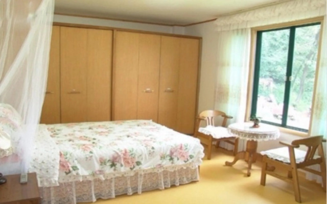 Yangpyeong Dalbichi Meomuneunjip