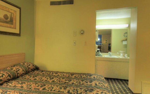 Highland Hotel And Convention Center