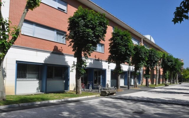 Residencia Tomás Alfaro Fournier - Centro Adscrito a la REAJ - Campus Accommodation