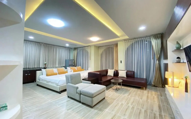 Daddy Dream Hotel and Residence