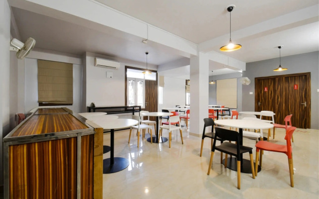 Super OYO Flagship Ag Colony