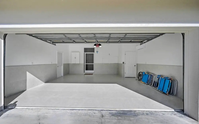 Modern Naples Home w/ Amenity Access!
