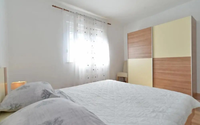 Lovely Flat Just Steps From the Beach