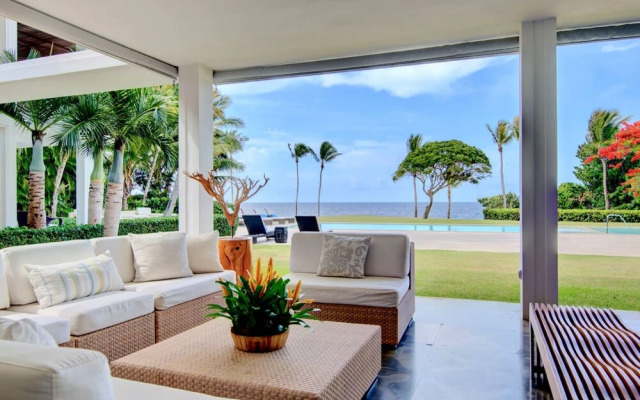 Breathtaking Ocean-view Home w Pool Modern Design