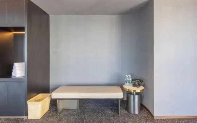 Atour Hotel Xinxiang East Station Pingyuan Road