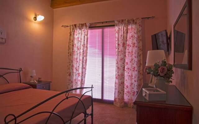 Villa With Air-conditioned Garden Near the sea