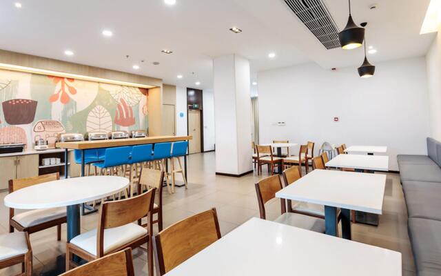 Hanting Hotel Wuxi Chang'an Gelunbu Square