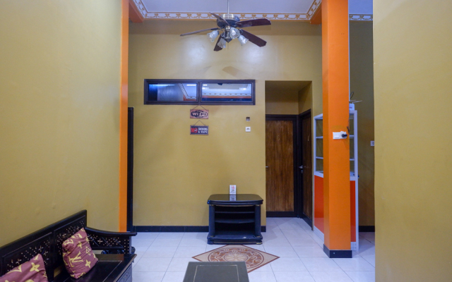 RedDoorz Syariah near Exit Toll Ngemplak Solo