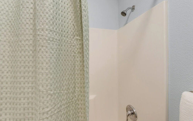 12 Mi to Denver: Golden Vacation Rental!