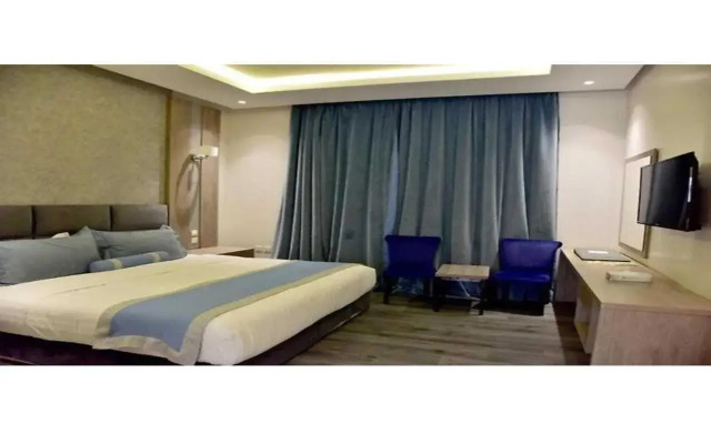 Grand Plaza Hotel