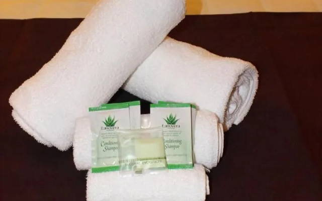 Tabourie Lake Motor Inn Resort