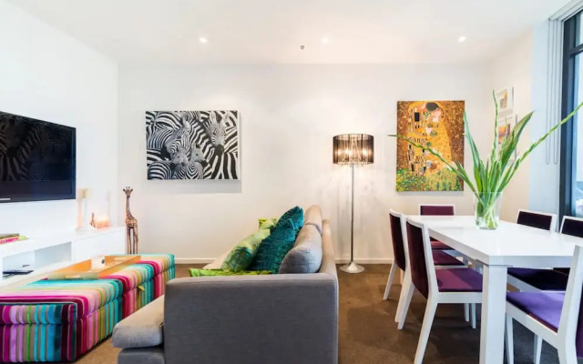 Modern 1BD in the Heart of Richmond w Pool & Gym