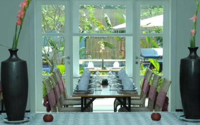 Frangipani Villa Hotel II