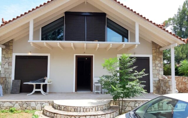 House with 4 Bedrooms in Marathon, with Enclosed Garden And Wifi - 5 Km From the Beach