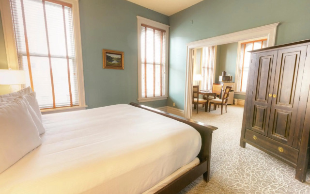 Montvale Hotel