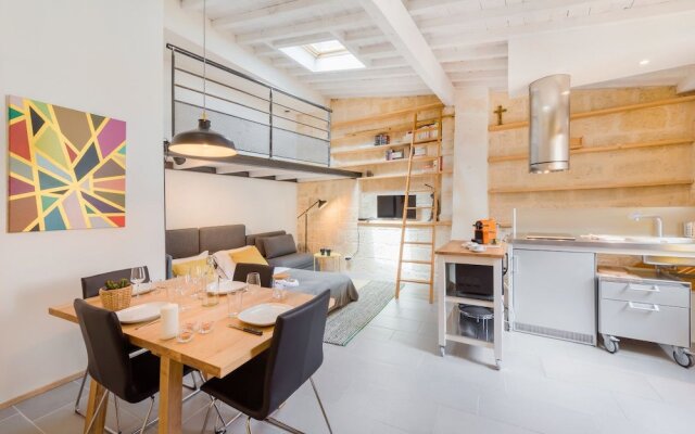 Colombet Stays Place De La Canourgue