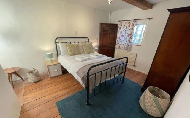 The Royal Retreat -elegant 7bdr With Garden