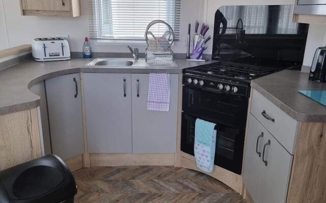 Stunning 2-bed Caravan in Prestatyn dog Friendly