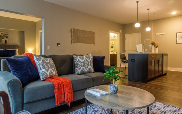 FRONTDESK LC Riversouth 245 Apts Downtown Columbus
