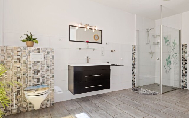 Delightful Apartment in Klein Pravtshagen With Boating