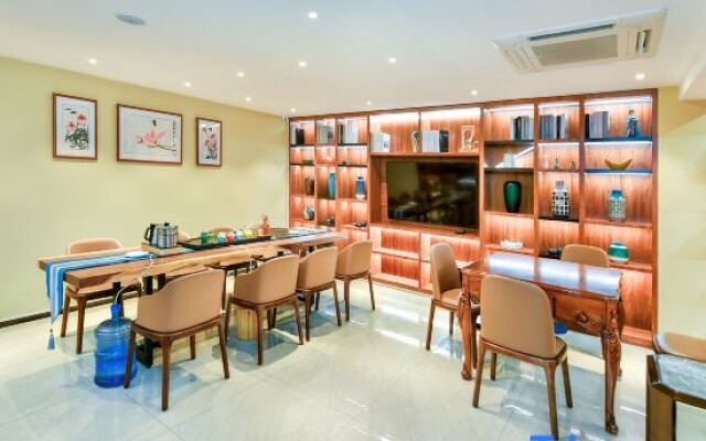 Tianyi Fangcaodi Holiday Hotel