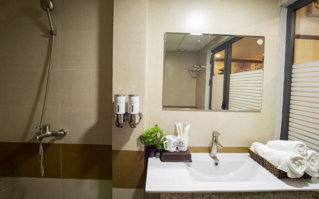 Cozi 9 Hotel