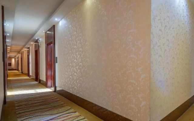 Zhuhai Pohu Hotel (Mingzhu Station)