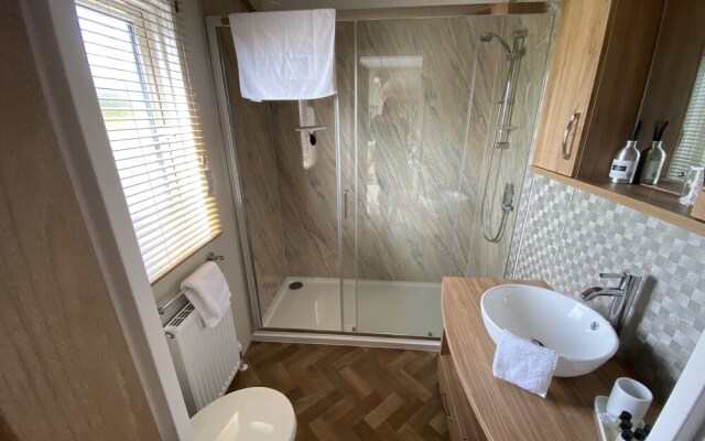 Rivendale 8 & Hot Tub 2 Bed
