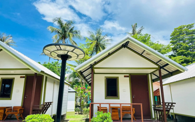 Lanta L.D. Beach Bungalows
