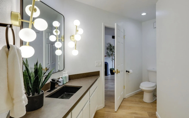 Chic Flagstaff Retreat w/ Fireplace & Patio!