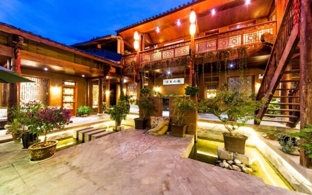 Lijiang Bairui Vacation Hotel