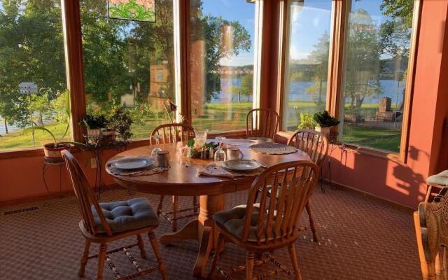 Red Bud Cove Bed & Breakfast Suites