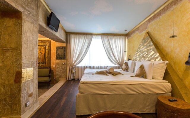 Diplomat Plaza Hotel & Resort