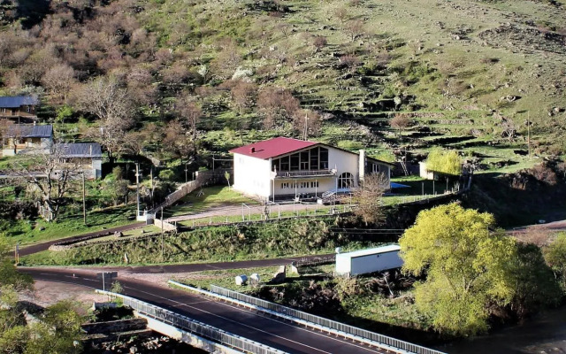 Taoskari Hotel